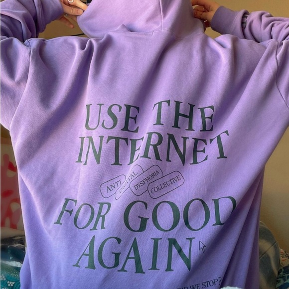 ✨THE MAYFAIR✨Use the Internet for Good Again Hoodie and Shorts Set - Picture 3 of 5